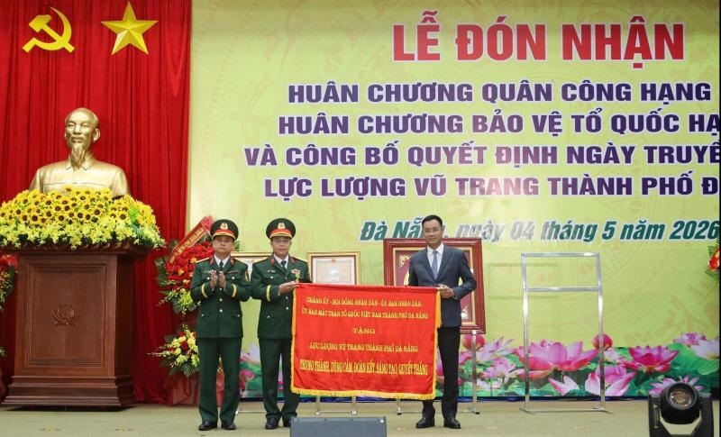 Lực lượng vũ trang thành phố Đà Nẵng đón nhận Huân chương Quân công hạng Nhất - Ảnh 4.