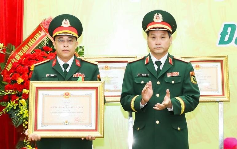 Lực lượng vũ trang thành phố Đà Nẵng đón nhận Huân chương Quân công hạng Nhất - Ảnh 2.