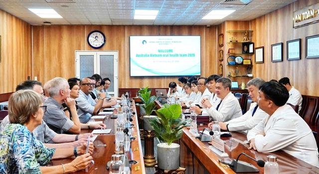 Chuyên gia nước ngoài phối hợp xử lý bệnh răng hàm mặt phức tạp - Ảnh 4.