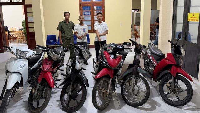 Bắt hai 'siêu trộm' gây ra hơn 20 vụ trộm cắp xe máy tại Quảng Trị - Ảnh 2.