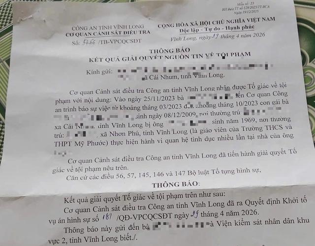 Khởi tố vụ án 'giao cấu' có liên quan thầy giáo dạy toán ở Vĩnh Long - Ảnh 1.