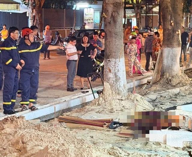 Đà Nẵng: Tường quán cà phê đổ, đè chết nam công nhân đang thi công vỉa hè 
- Ảnh 1.