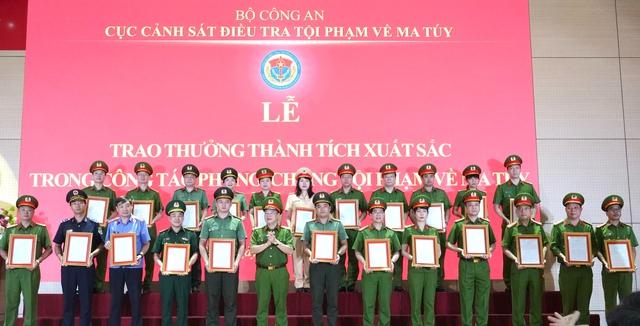 Vụ Trưởng khoa Dược bị bắt: Thứ trưởng Công an đề nghị điều tra tội rửa tiền- Ảnh 2.