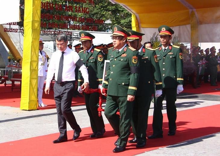 Thủ tướng Lê Minh Hưng dự lễ truy điệu, an táng 28 hài cốt liệt sĩ tại Quảng Trị- Ảnh 4.