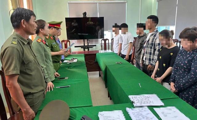 Đà Nẵng: Khởi tố nhóm bán thuốc lá dominix chứa ma túy cho thanh thiếu niên - Ảnh 1.