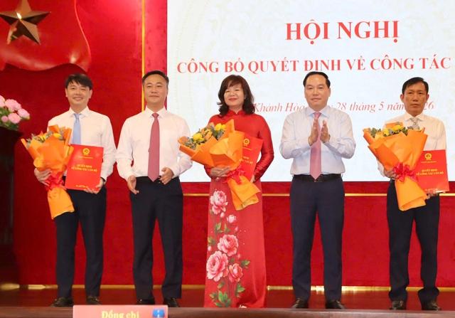 Khánh Hòa bổ nhiệm Giám đốc Sở Giáo dục và Đào tạo, Chánh văn phòng Tỉnh ủy- Ảnh 2.