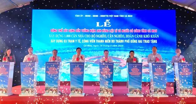 Cà Mau đồng loạt động thổ đền tri ân, nhà ở và công trình an sinh   - Ảnh 1.