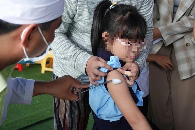 Từ 1.7, HPV chính thức được đưa vào danh mục tiêm chủng bắt buộc - Ảnh 1.
