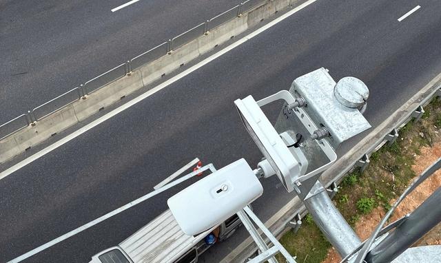 Lắp đặt 78 camera AI trên cao tốc Vạn Ninh - Cam Lộ- Ảnh 1.
