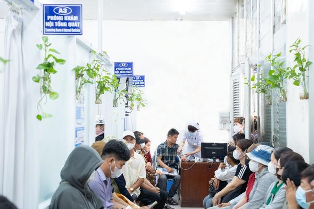 Bệnh viện Chợ Rẫy tiếp nhận bệnh nhân đến khám ngoại trú cao nhất lịch sử - Ảnh 2.