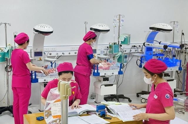 Bệnh viện Từ Dũ và cuộc 'cách mạng' nuôi dưỡng trẻ sinh non   - Ảnh 1.