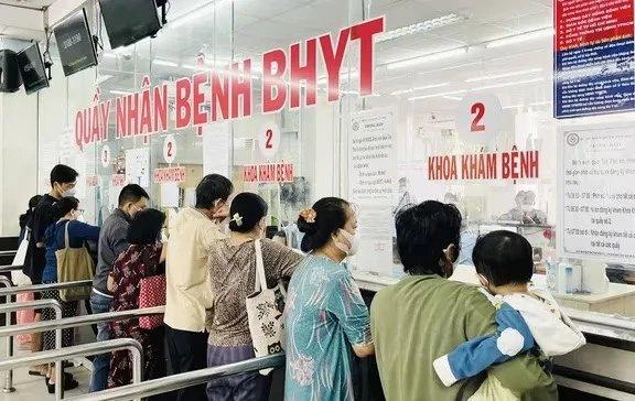 Lương cơ sở tăng từ 1.7, mức đóng và quyền lợi BHXH, BHYT thay đổi thế nào?- Ảnh 1.