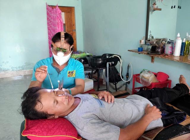 'Khả còi' theo nghề đá bóng, giấc mơ ngôi sao từ làng biển Tam Xuân- Ảnh 7.