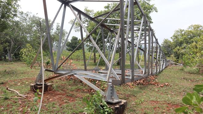 Đồng Nai: Trụ điện 110kV không có đai ốc ngã đổ gây bất an- Ảnh 4.