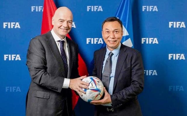 Chủ tịch FIFA Gianni tặng ‘quà’ đặc biệt đến CLB CAHN, ấn tượng sâu sắc với thành tích tuyệt vời- Ảnh 1.