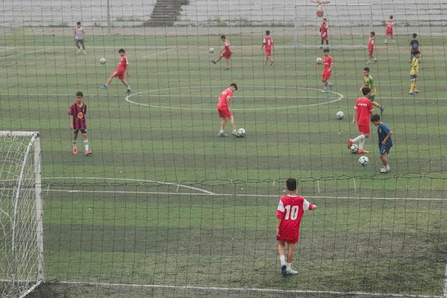 Từ Mạnh Cường U.17 Việt Nam đến giấc mơ World Cup: Thể Công Viettel tuyển sinh lớn nhất lịch sử- Ảnh 1.