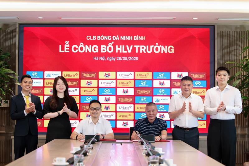 HLV Chu Đình Nghiêm ký hợp đồng 3 năm với CLB Ninh Bình, ông Nguyễn Đức Thụy nói gì?- Ảnh 1.