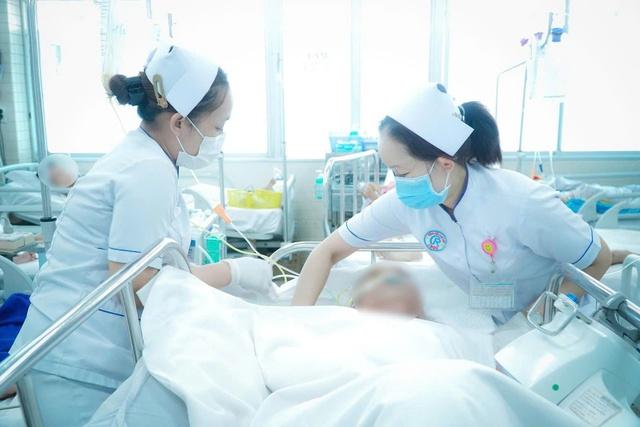 Nghề điều dưỡng: Áp lực, sợ hãi và hành trình giữ lấy sự sống - Ảnh 17.