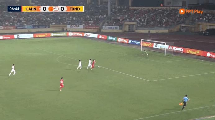 Đình Bắc lại ghi bàn tới tấp, CLB Công an Hà Nội thắng nghẹt thở Nam Định: Không vô địch thì phí - Ảnh 2.