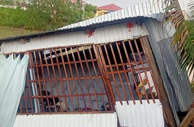 Giông lốc quật mạnh làm hư hại 37 căn nhà ở Đồng Tháp - Ảnh 1.
