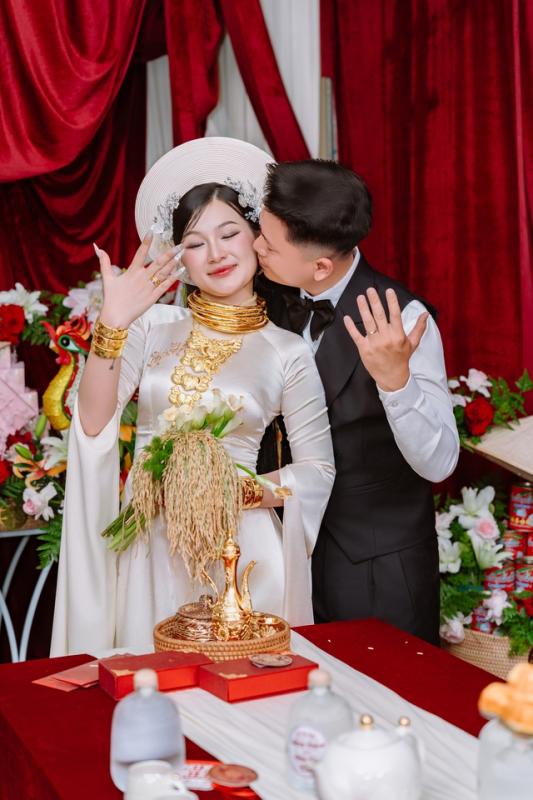 Cô dâu chọn bó lúa làm hoa cưới, ý nghĩa đằng sau gây chú ý - Ảnh 2.