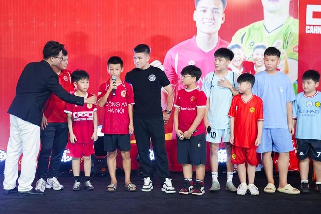 CLB CAHN có bước đi quan trọng, Quang Hải cùng Nguyễn Filip rạng rỡ có mặt- Ảnh 5.