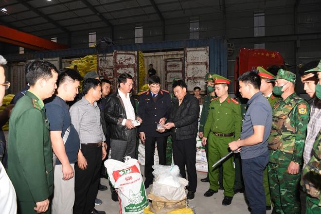 Trưởng khoa Dược Viện Y học cổ truyền T.Ư bị bắt vì buôn lậu 50 tấn caffeine - Ảnh 1.