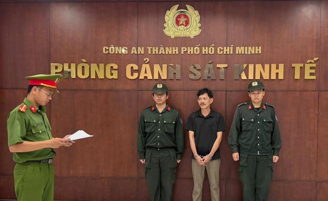Lừa đảo hơn 22 tỉ đồng bằng chiêu làm giả hồ sơ, giấy phép xây dựng - Ảnh 1.