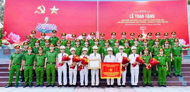 Hai tập thể Công an TP.HCM nhận danh hiệu Anh hùng Lực lượng vũ trang nhân dân- Ảnh 1.
