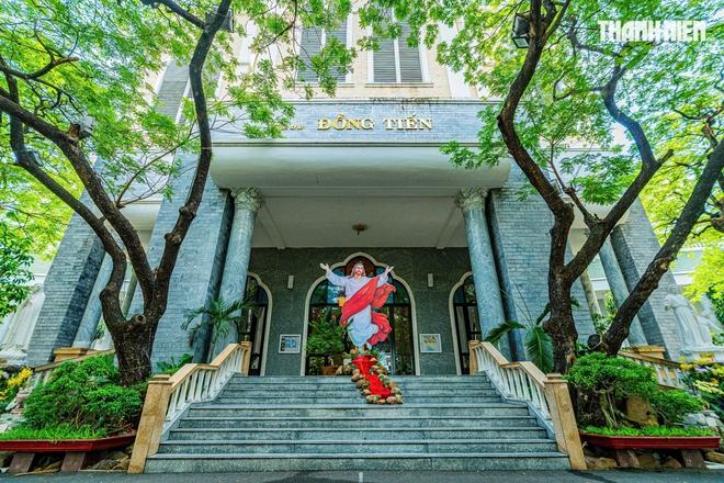 Nhà thờ Đồng Tiến 'không cột' ở TP.HCM, dấu ấn người thiết kế Dinh Độc Lập- Ảnh 7.