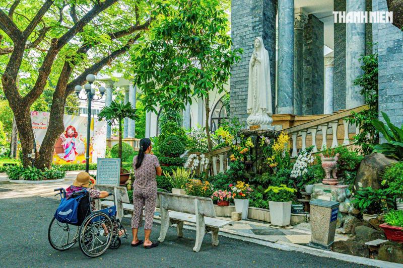 Nhà thờ Đồng Tiến 'không cột' ở TP.HCM, dấu ấn người thiết kế Dinh Độc Lập- Ảnh 11.