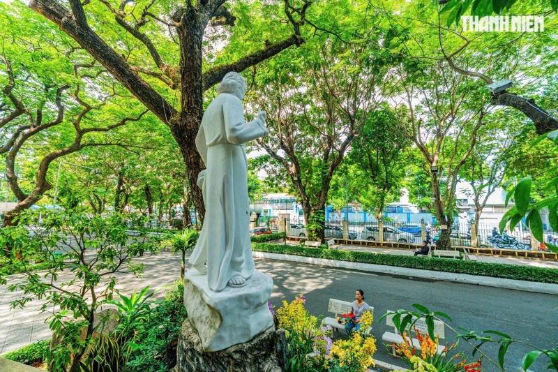 Nhà thờ Đồng Tiến 'không cột' ở TP.HCM, dấu ấn người thiết kế Dinh Độc Lập- Ảnh 9.