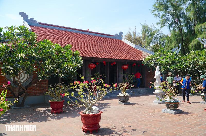 Những ngôi chùa nhỏ cổ kính nép mình giữa bốn bề biển cả Trường Sa - Ảnh 7.