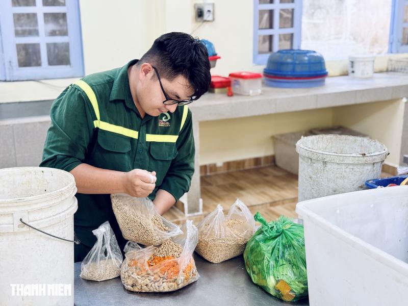 Ít ai biết: Một buổi sáng ở Thảo Cầm Viên bắt đầu từ… 3 tấn thức ăn - Ảnh 11.