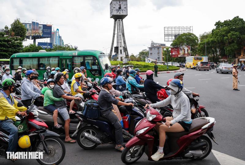 TP.HCM sắp đổi cách chạy xe ở vòng xoay Nguyễn Bỉnh Khiêm: Đi sao cho đúng?- Ảnh 8.