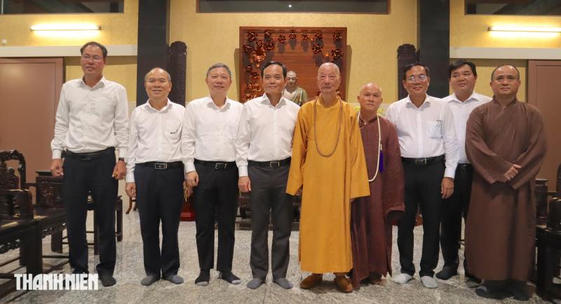 Bí thư Trần Lưu Quang thăm Đức Pháp chủ Giáo hội Phật giáo Việt Nam dịp Phật đản- Ảnh 5.