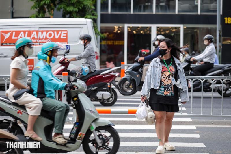 Đảo chiều đường Cộng Hòa: Mở lối sang đường, người đi bộ vẫn lo - Ảnh 2.