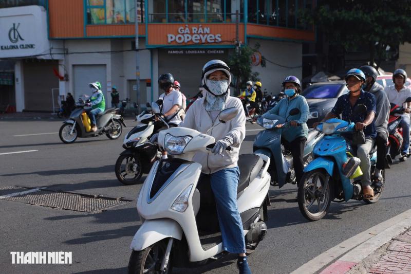 Vòng xoay Điện Biên Phủ - Nguyễn Bỉnh Khiêm: Ngày đầu chạy theo đèn, nhiều người loay hoay - Ảnh 4.