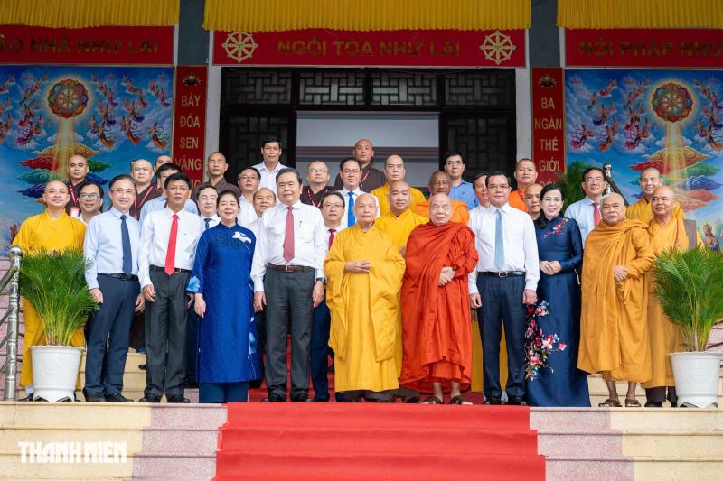 Chủ tịch Quốc hội Trần Thanh Mẫn thăm Đức Pháp chủ Giáo hội Phật giáo Việt Nam- Ảnh 14.