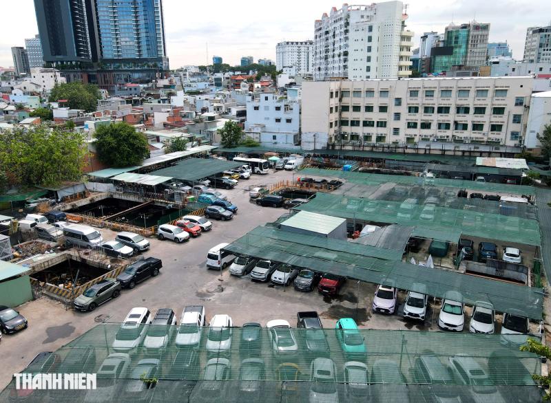 Cận cảnh những khu đất công quây kín giữa trung tâm TP.HCM chờ “thay áo mới” - Ảnh 4.