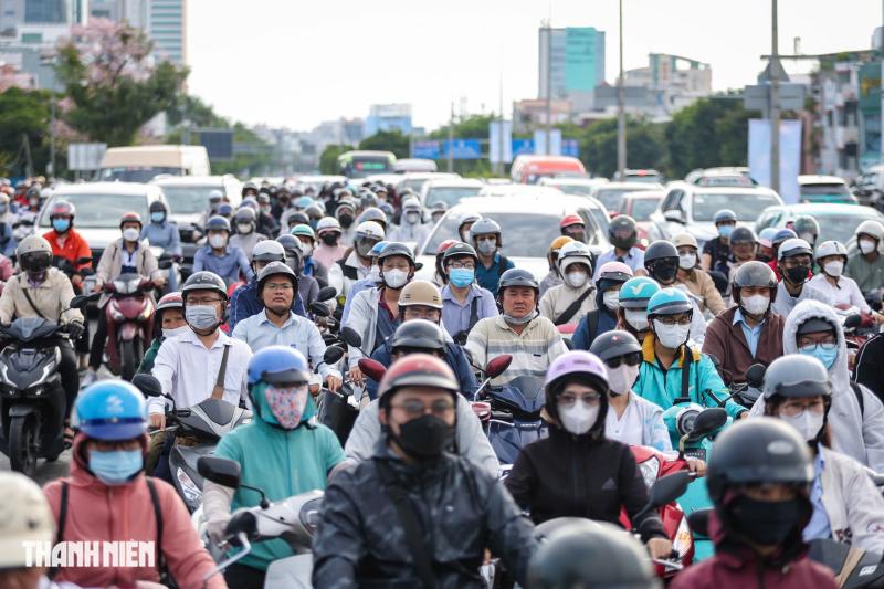 TP.HCM mở thêm làn rẽ trái ở vòng xoay Điện Biên Phủ sau nhiều ngày ùn xe- Ảnh 3.