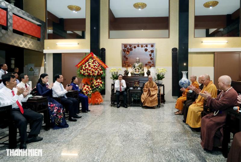 Chủ tịch Quốc hội Trần Thanh Mẫn thăm Đức Pháp chủ Giáo hội Phật giáo Việt Nam- Ảnh 2.