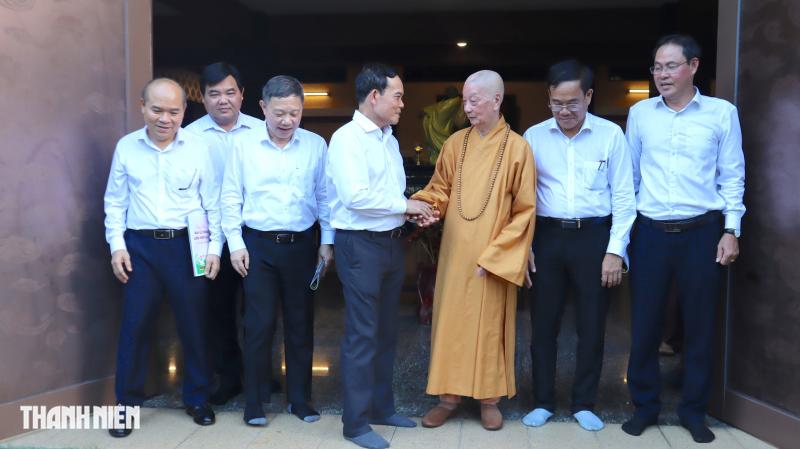 Bí thư Trần Lưu Quang thăm Đức Pháp chủ Giáo hội Phật giáo Việt Nam dịp Phật đản- Ảnh 6.