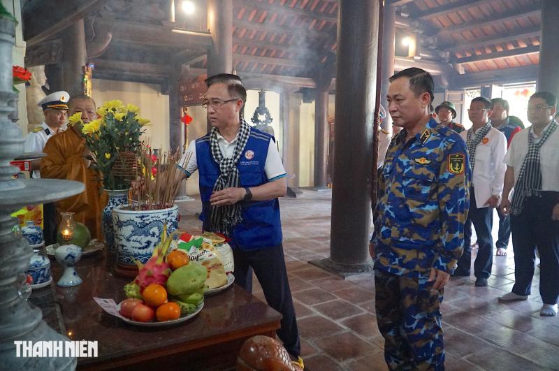 Những ngôi chùa nhỏ cổ kính nép mình giữa bốn bề biển cả Trường Sa - Ảnh 8.