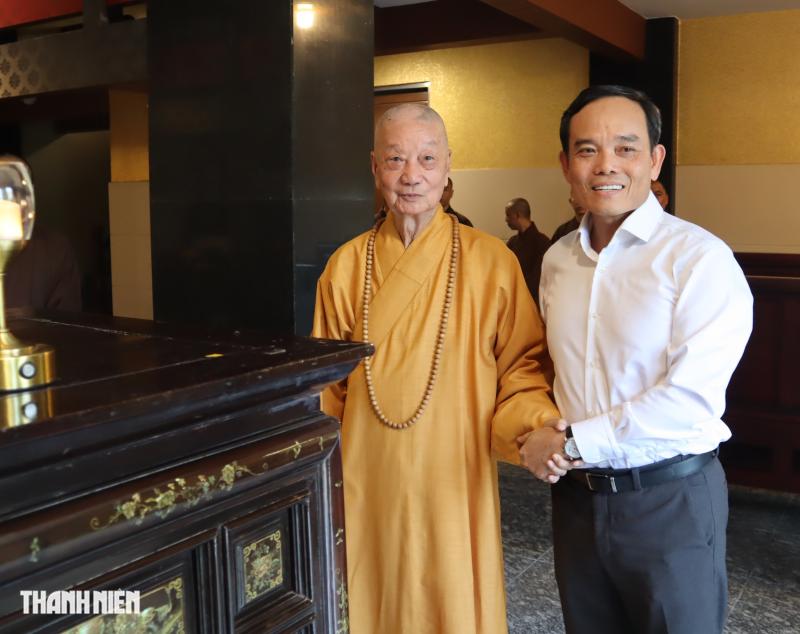 Bí thư Trần Lưu Quang thăm Đức Pháp chủ Giáo hội Phật giáo Việt Nam dịp Phật đản- Ảnh 1.