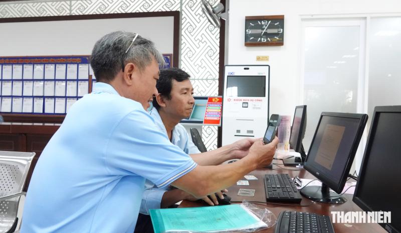 Bộ Nội vụ trả lời TP.HCM việc hỗ trợ thêm cho người hoạt động không chuyên trách- Ảnh 1.