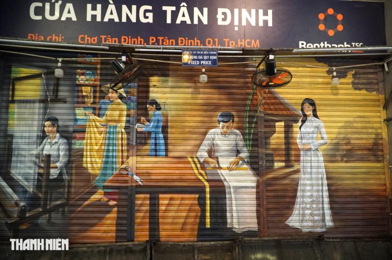 Chợ cổ 100 năm tuổi ở trung tâm TP.HCM thay áo mới bằng loạt tranh bích họa - Ảnh 6.