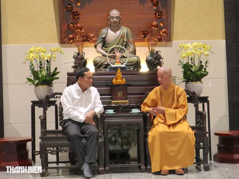 Bí thư Trần Lưu Quang thăm Đức Pháp chủ Giáo hội Phật giáo Việt Nam dịp Phật đản- Ảnh 2.