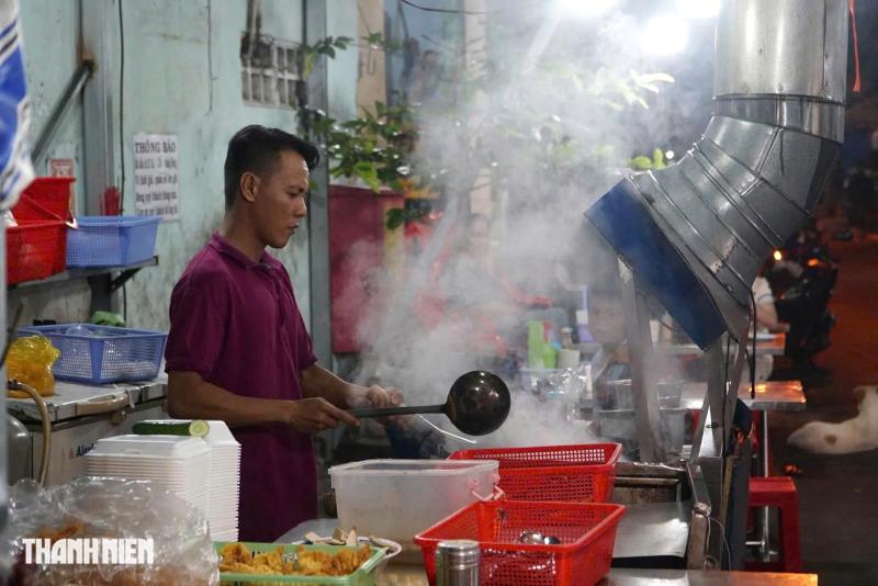 Hẻm bán món chay 40 năm từng đông nghẹt khách giờ ra sao? - Ảnh 2.