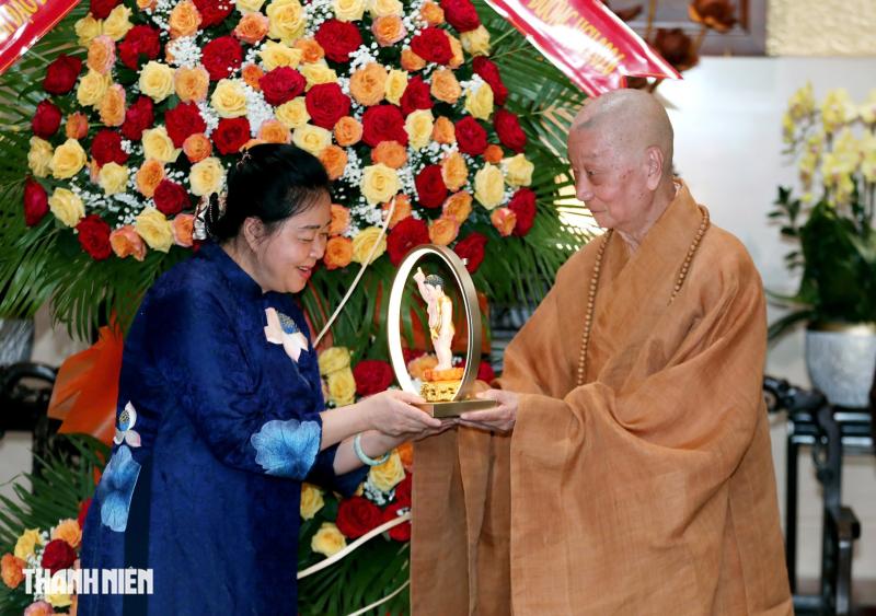 Chủ tịch Quốc hội Trần Thanh Mẫn thăm Đức Pháp chủ Giáo hội Phật giáo Việt Nam- Ảnh 7.